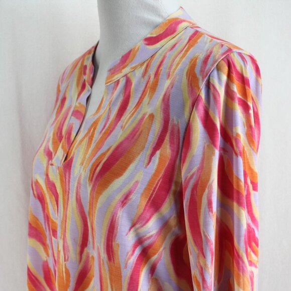 Dear Scarlett Lizzy Top Womens Size L Purple Pink Print 3/4 Sleeve Split Neck - Picture 4 of 7